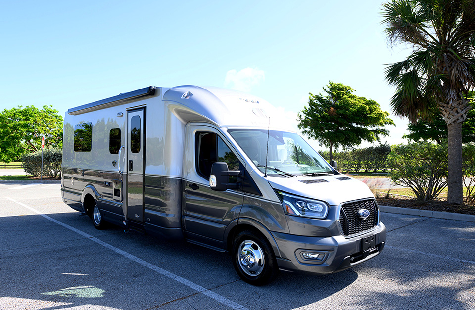 Platinum III 250 Exterior Lifestyle View